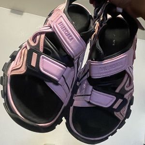 Balenciaga Sandal!🥰